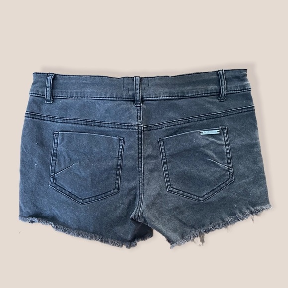 HARLOW Black Faded Jean Shorts - Picture 3 of 4